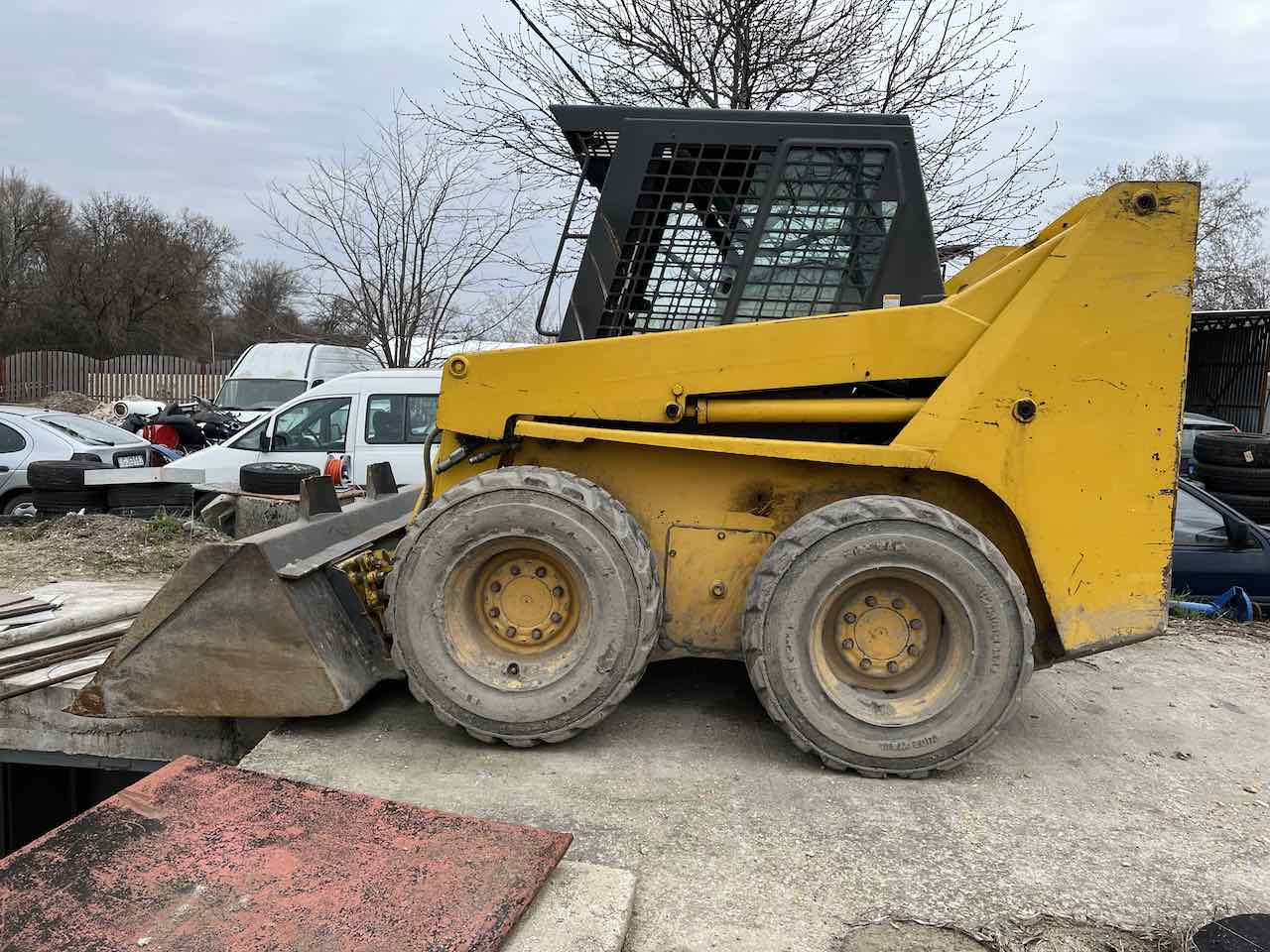 GEHL 4225 homlokrakodó